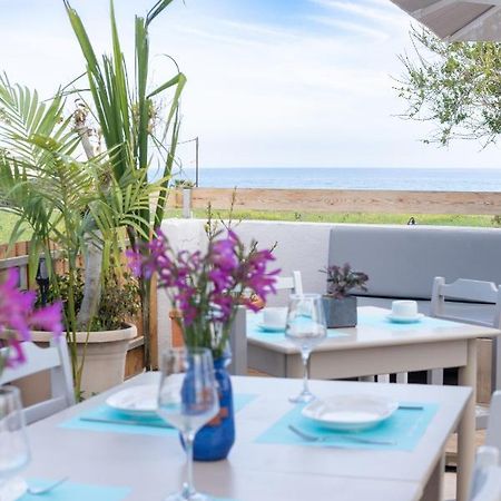 Banana Moon Aparthotel Adelianos Kampos Ngoại thất bức ảnh