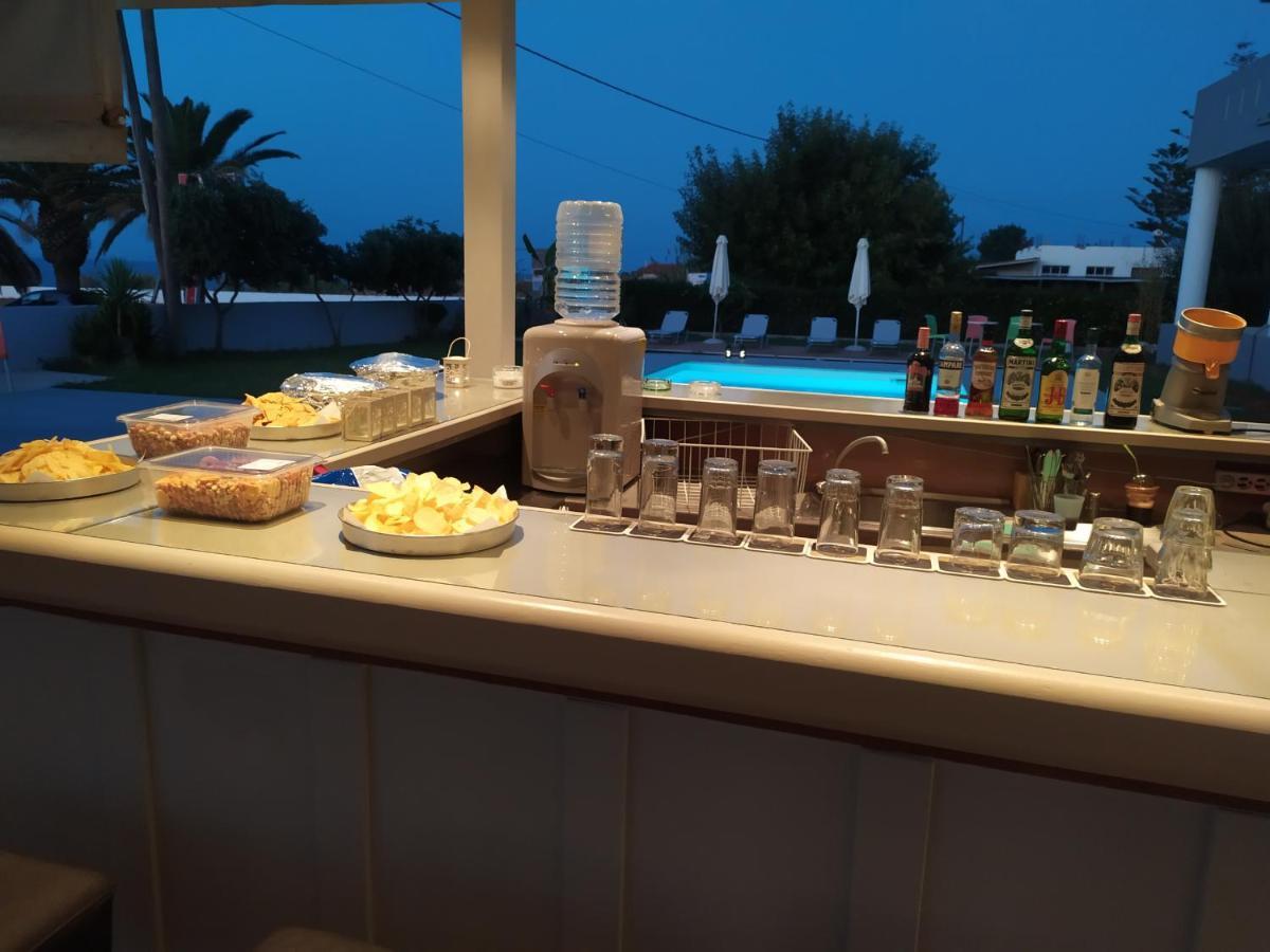 Banana Moon Aparthotel Adelianos Kampos Ngoại thất bức ảnh