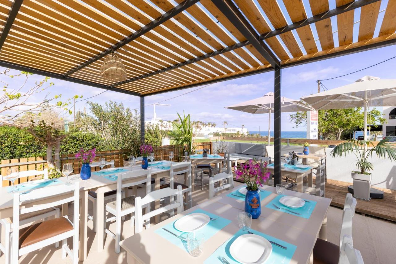 Banana Moon Aparthotel Adelianos Kampos Ngoại thất bức ảnh