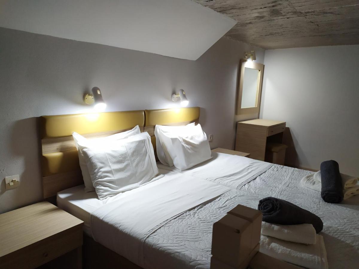 Banana Moon Aparthotel Adelianos Kampos Ngoại thất bức ảnh