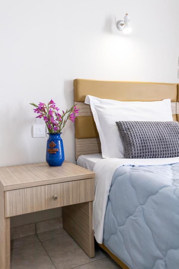 Banana Moon Aparthotel Adelianos Kampos Ngoại thất bức ảnh